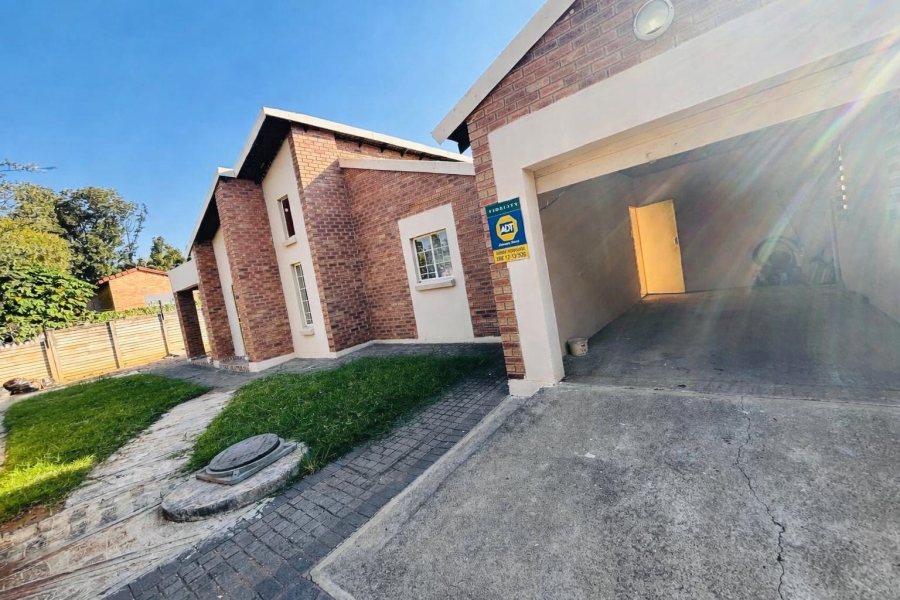 3 Bedroom Property for Sale in Protea Park North West